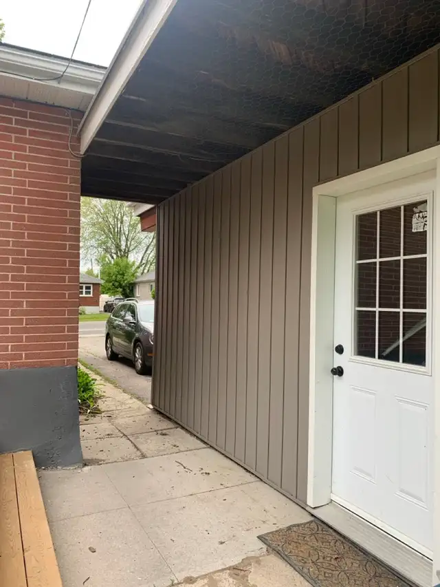 Bright 2 Bedroom + Den Lower Apartment – West End Peterborough in Long Term Rentals in Peterborough - Image 13