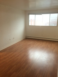 3 Fernhill Road Conveniently located on Fernhill Drive, just off Windmill Road in Dartmouth, these a... (image 3)