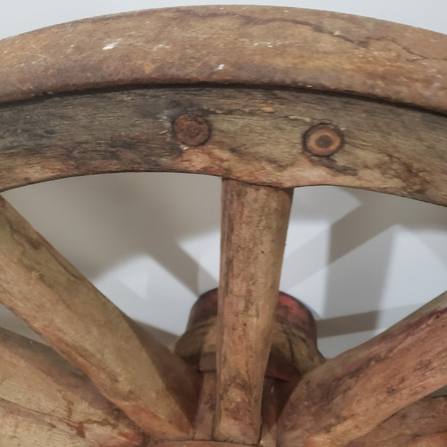 wagon wheels  3ft diameter in Home Décor & Accents in Hamilton - Image 4