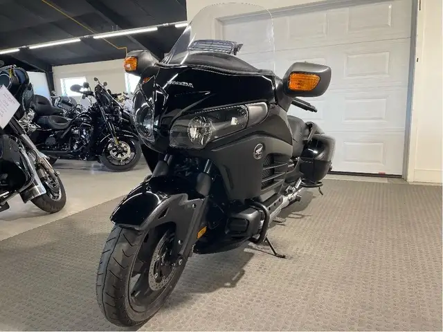 2013 Honda Gold Wing F6B LOW MILES/ $42 WEEKLY/ZERO DOWN in Sport Touring in North Bay - Image 5