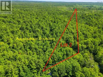 Escape to more than 3 acres of peace and quiet overlooking the Medway River. Situated across from a...