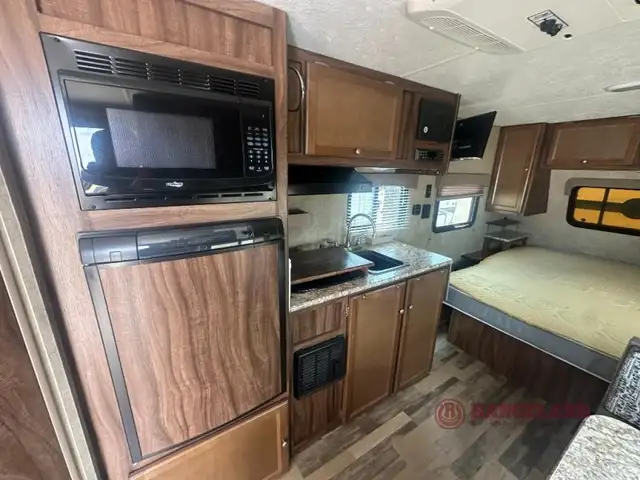 2019 Forest River RV Viking 17FB in Travel Trailers & Campers in Calgary - Image 9