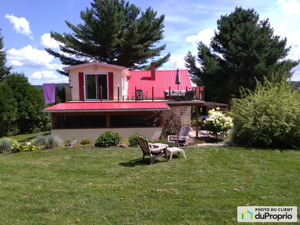 $357,000 - 2 Storey for sale in Notre-Dame-des-Pins — photo 2