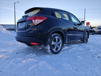 THIS HR-V AWD HAS ONLY DRIVEN AN AVERAGE OF 014000KMS PER YEAR! LOW KMS HONDA RELIABILITY, LOADED WI... (image 4)