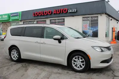 WELL MAINTAINED Experience The Perfect Blend Of Style, Comfort, And Practicality With The 2019 Chrys...