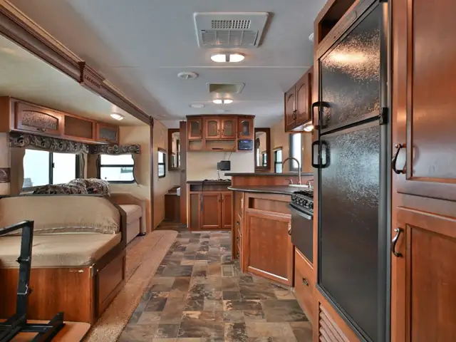 2013 LaCrosse 292BHS in Travel Trailers & Campers in St. Albert - Image 15
