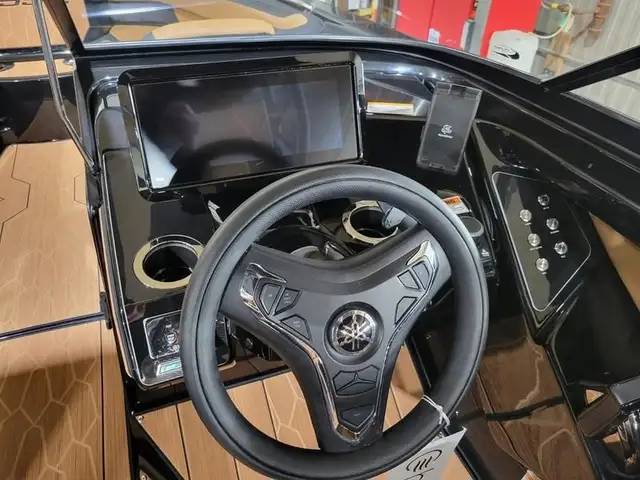 2025 Yamaha Boats 255XD in Powerboats & Motorboats in Saskatoon - Image 14