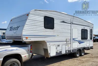 TERRY 25 Ft Tandem Axle 5th Wheel Camper Trailer 25 Ft 2 slides New converter Good condition awning...
