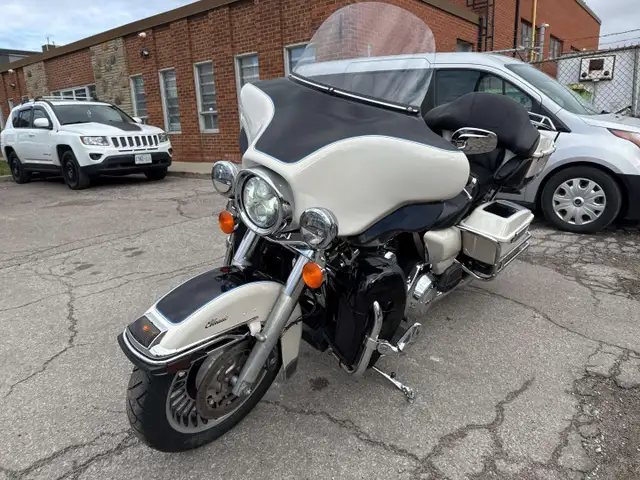 2012 Harley-Davidson Electra Glide Classic ~ ELECTRA GLIDE CLASS in Sport Touring in City of Toronto - Image 4