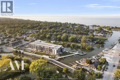 Welcome to Harbour Club Condominiums in prestigious Russell Woods. One of the most premium locations...