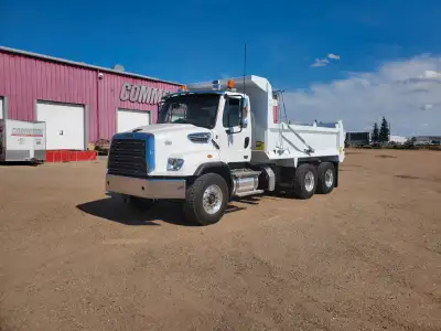 BRAND NEW UNIT - NEVER OWNED Financing Available 2025 Freightliner 114SD Plus Series Detroit DD13 Di...