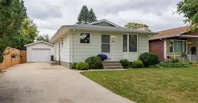 P02//Portage La Prairie/Offers to be reviewed September 10th at 3pm. An absolutely delightful one ow...