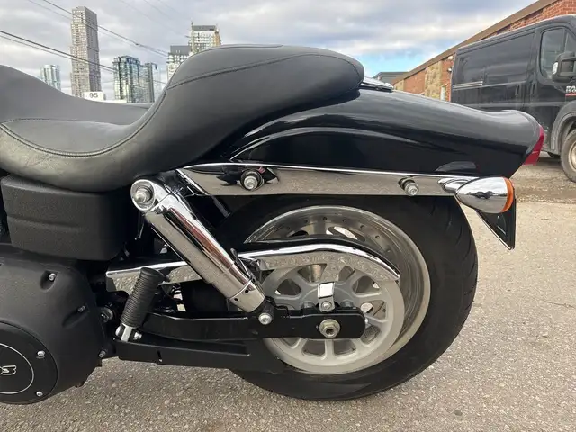 2012 Harley-Davidson Fat Bob ~ FAT BOB ~ 103CI ~ LOW KMS ~ CLEAN in Street, Cruisers & Choppers in City of Toronto - Image 17