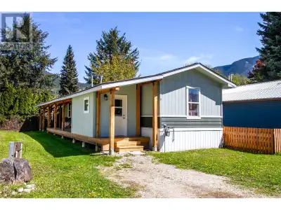 MLS® #10313503 Don't miss out on this great starter home or investment opportunity! This 2013 manufa...