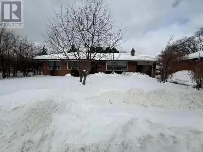 This well maintained Etobicoke property offers comfort, convenience, and flexibility. The main floor...