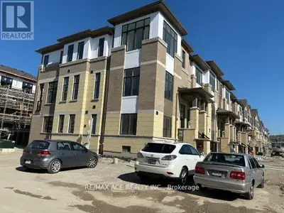 2 KAHSHE LANE Richmond Hill, Ontario