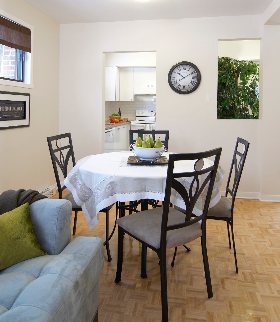 205 Rue Frobisher Dr — photo 2