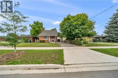 Discover this cozy 1.5-storey home in the desirable Fairview neighbourhood of Kitchener. Featuring 4...