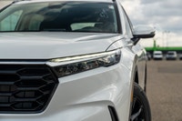 Turbocharged,MP3 Capability,Power Steering,Sun/Moonroof,Automatic Headlights,Power Mirror(s),Power L... (image 3)