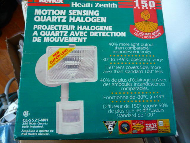 Heath Zenith SL-5525-WH 250-Watt Quartz Motion-Sensing Light, Wh in Outdoor Lighting in Mississauga / Peel Region