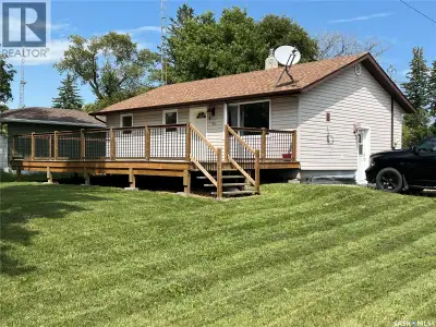 Well within a home buyer's budget, 300-1st Ave in the quiet community of Gerald, Saskatchewan is wha...