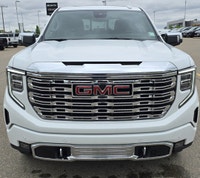 Welcome to Capital GMC! The All New GMC Sierra has been redefined from Hood to Hitch. This 4WD White... (image 7)