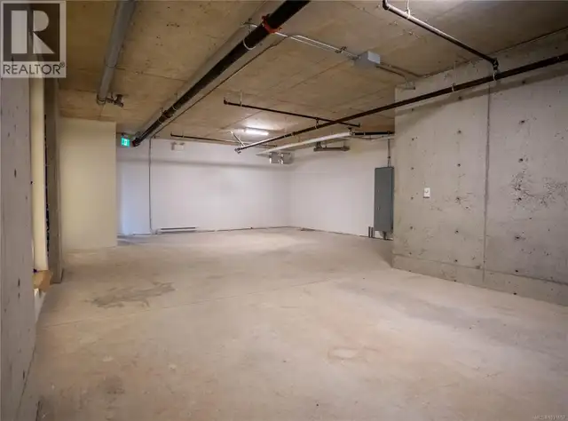 1303 Hillside Ave Victoria, British Columbia in Commercial & Office Space for Sale in Victoria - Image 12