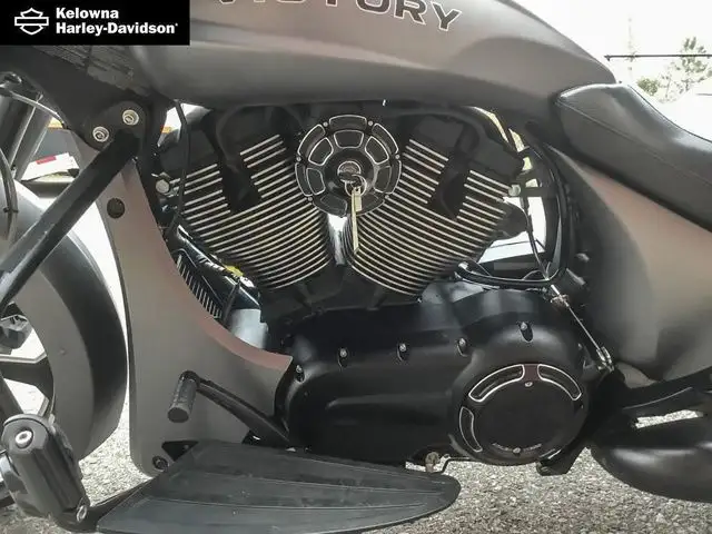 2016 Victory Motorcycles Magnum X-1 Stealth Edition in Sport Touring in Kelowna - Image 25
