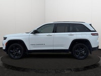 EXECUTIVE CROSSTOWN DEMO! This 2024 JEEP GRAND CHEROKEE LAREDO 4X4 has the following options Capri L... (image 1)