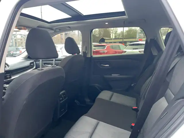 2025 Nissan Rogue AWD SV Moonroof in Cars & Trucks in Delta/Surrey/Langley - Image 18