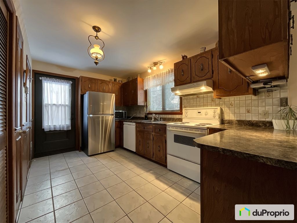 $398,000 - 2 Storey for sale in St-Jean-Chrysostome — photo 3