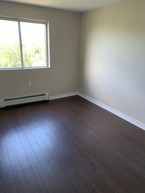 349 Queenston Street - 2 Bedroom Deluxe for Rent in St. Catharin 5