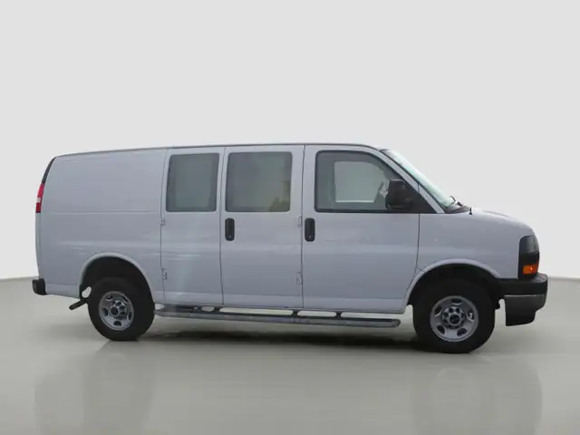 2023 GMC Savana Cargo Base in Cars & Trucks in Comox / Courtenay / Cumberland - Image 3