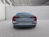 CLEAN CARFAX/MANITOBA OWNED, LUXURY MEETS CONFIDENCE 2.0L Turbocharged 4-Cylinder Engine| 8-Speed Au... (image 4)