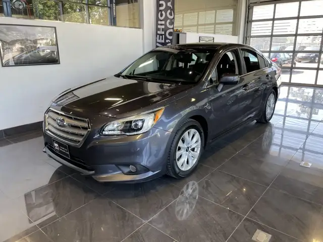 2016 Subaru Legacy 2,5i avec Groupe tourisme in Cars & Trucks in City of Montréal - Image 2