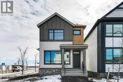 The Apex 2 by Cardel Homes — a character laned home in Alpine Park. This 1668 sq. ft. single family...