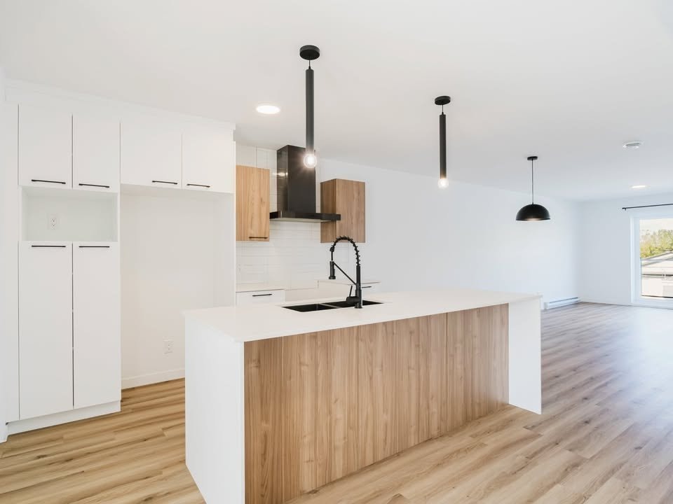 2500 Rue King Est — photo 3