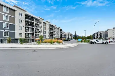 Willows Crossing is Broadstreet’s second property in North Cowichan, offering 1, 2, and 3 bedroom, p...