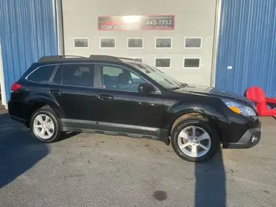 Rare find 2013 Subaru Outback 2.5i Conveneince pkg. AWD wagon with only 98,000 kilometers. Black on...
