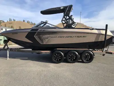 Welcome to Wizard Lake Marine - Calmar! '18 G23 loaded up with all the goodies including thruster /...