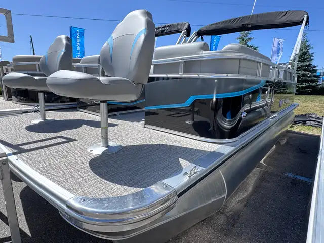 2025 Legend LE 19 RS EXT Pontoon Boat in Powerboats & Motorboats in Barrie - Image 3