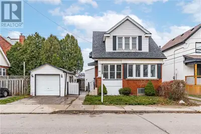 Welcome to 69 Roxborough! This fully renovated steal of a gem nestled in the heart of Crown point we...