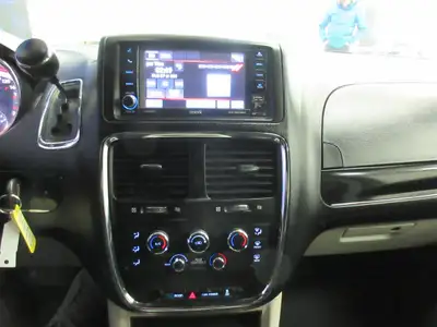DODGE GRAND CARAVAN 2017 SXT PREMIUM PLUS GPS CAMERA DE RECUL 7 , View more