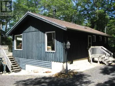 Enjoy cottage country at its best with this 3 bedroom, full undeveloped basement on Ponhook lake. Th...