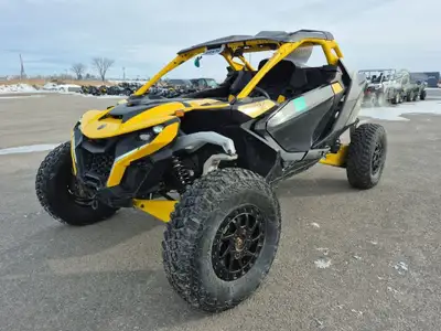 Bay Marine Sales 2024 Can-Am Maverick R X RS Carbon Black & Neo Yellow 1270KM CLEAN UNIT. VIN 000002...