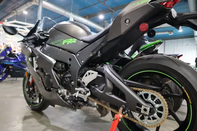 2025 Kawasaki NINJA ZX-10RR Grey in Sport Bikes in Edmonton - Image 6
