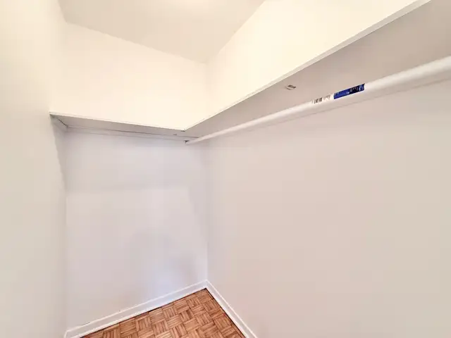 3 et demi à Verdun - électros et chauffage inclus - Dispo mtn in Long Term Rentals in City of Montréal - Image 11