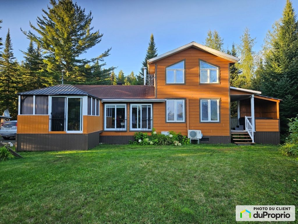 $489,000 - 1 1/2 Storey for sale in Lac-Aux-Sables — photo 2