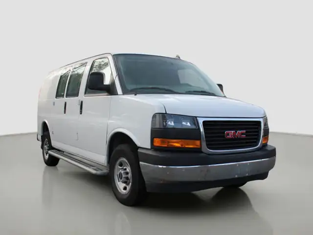 2023 GMC Savana Cargo Base in Cars & Trucks in Comox / Courtenay / Cumberland - Image 2