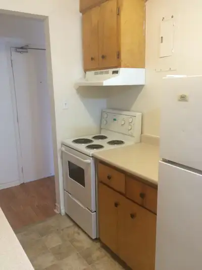 3 Fernhill Road Conveniently located on Fernhill Drive, just off Windmill Road in Dartmouth, these a...